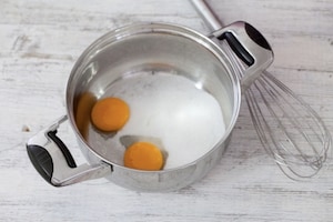 Preparazione Torta paradiso con crema pasticciera alla fava tonka e melagrana  - Fase 3