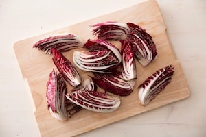 Preparazione Torta salata con radicchio al miele di bosco - Fase 1