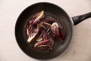 Preparazione Torta salata con radicchio al miele di bosco - Fase 1