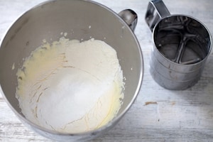 Preparazione Charlotte royale al cioccolato - Fase 1