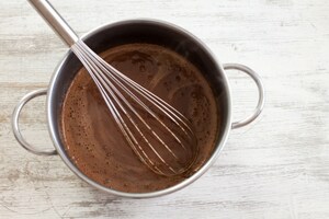 Preparazione Charlotte royale al cioccolato - Fase 7