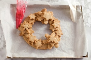 Preparazione Corona di biscotti di Natale - Fase 6
