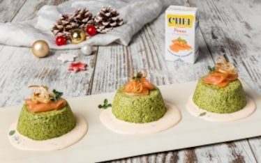 Flan di broccoli e porri croccanti con salmone affumicato