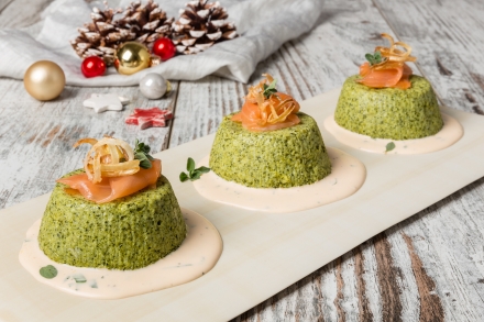 Preparazione Flan di broccoli e porri croccanti con salmone affumicato - Fase 4 Preparazione Flan di broccoli e porri croccanti con salmone affumicato - Fase 4