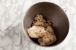 Preparazione Focaccia alla cipolla con prosciutto crudo e stracchino  - Fase 1