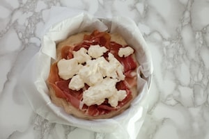 Preparazione Focaccia alla cipolla con prosciutto crudo e stracchino  - Fase 3