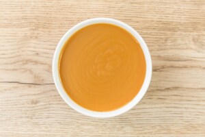 Preparazione Pancake con caramello salato, banane e noci - Fase 3