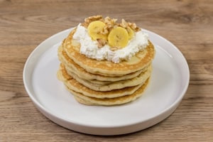 Preparazione Pancake con caramello salato, banane e noci - Fase 5