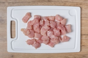 Preparazione Pollo teriyaki con riso basmati e cipollotto fresco - Fase 1