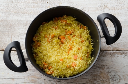 Preparazione Risotto alla curcuma con carciofi fritti - Fase 2 Preparazione Risotto alla curcuma con carciofi fritti - Fase 2