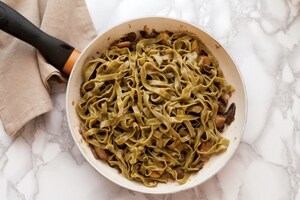 Preparazione Tagliatelle alla canapa con funghi, castagne e nocciole  - Fase 5