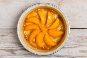 Preparazione Torta di pesche sciroppate e amaretti - Fase 3