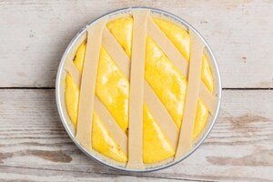 Preparazione Torta di pesche sciroppate e amaretti - Fase 4