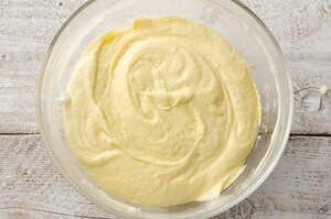 Preparazione Torta soffice ai mirtilli - Fase 3