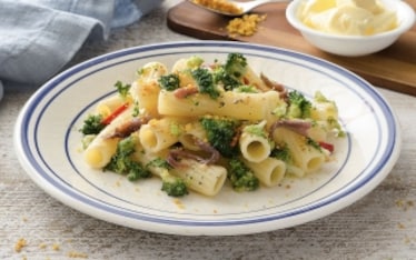 Tortiglioni con broccoletti, acciughe e peperoncino