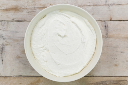 Preparazione Zuccotto natalizio con ricotta e savoiardi - Fase 2 Preparazione Zuccotto natalizio con ricotta e savoiardi - Fase 2