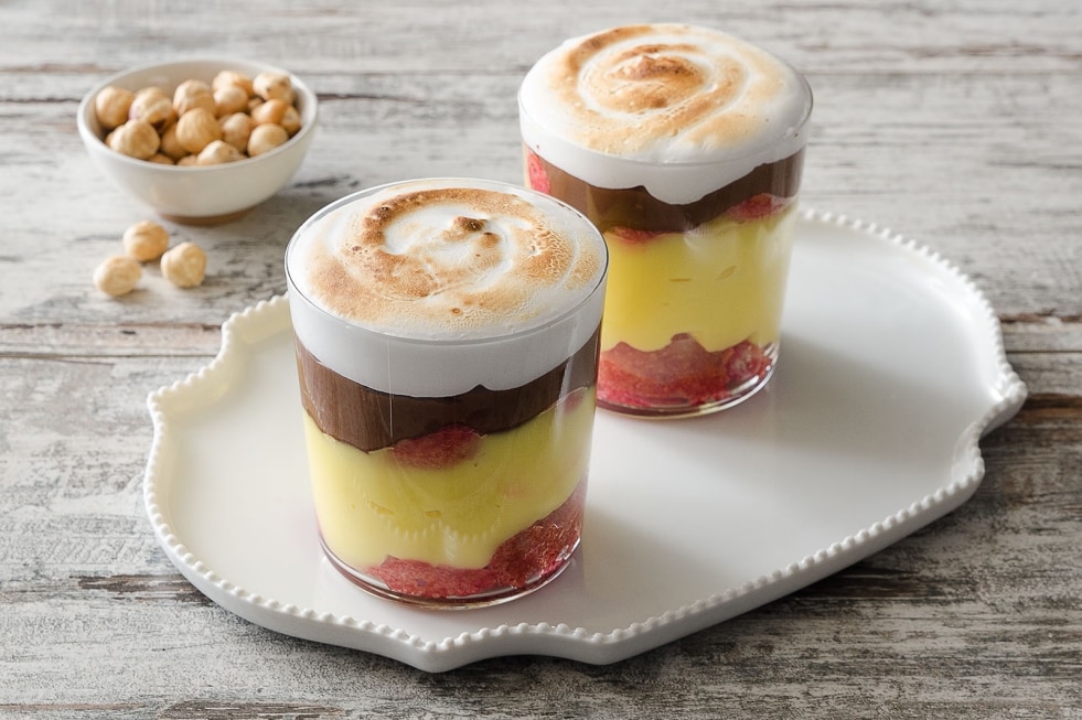 Zuppa inglese in crosta di meringa  ricetta