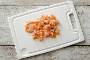 Preparazione Caramelle di pasta sfoglia al salmone  - Fase 1