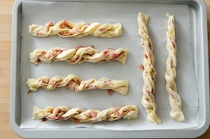 Preparazione Frustine con patate, speck e prosciutto crudo - Fase 4
