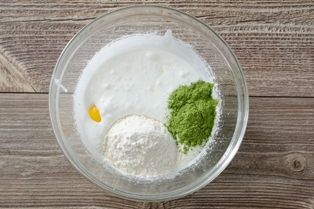 Preparazione Pancake al tè Matcha - Fase 1 Preparazione Pancake al tè Matcha - Fase 1