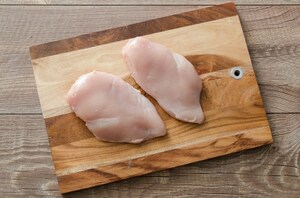 Preparazione Petto di pollo in padella - Fase 1