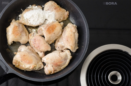Preparazione Pollo allo zafferano - Fase 2 Preparazione Pollo allo zafferano - Fase 2