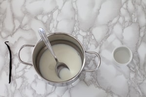 Preparazione Crostata con namelaka al cioccolato bianco e vaniglia - Fase 3
