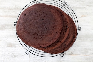 Preparazione Torta al cioccolato e frutti di bosco - Fase 4