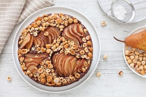 Preparazione Torta al cioccolato, pere e nocciole - Fase 4