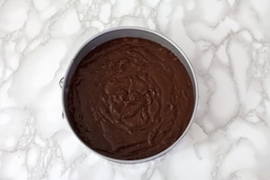 Preparazione Torta al cioccolato, pere e nocciole - Fase 3