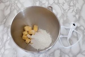 Preparazione Torta al cioccolato e more - Fase 1