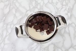 Preparazione Torta al cioccolato e more - Fase 4