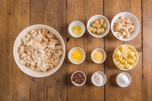 Preparazione Torta di pane e frutta (Miascia) - Fase 1