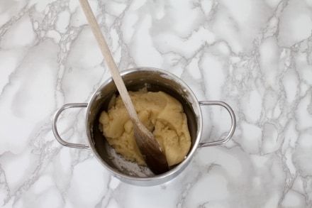 Preparazione Zeppole di San Giuseppe al forno - Fase 2