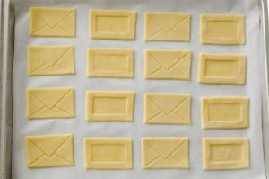 Preparazione Biscotti di pasta frolla con crema di nocciole e pistacchi - Fase 4