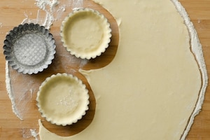 Preparazione Crostatine salate con cipolle caramellate - Fase 3