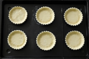 Preparazione Crostatine salate con cipolle caramellate - Fase 3
