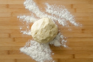 Preparazione Crostatine salate con cipolle caramellate - Fase 2