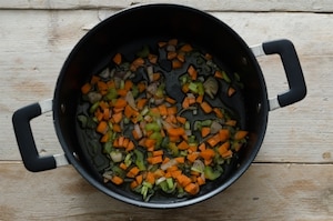 Preparazione Minestra di farro e patate - Fase 1