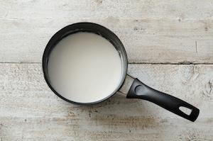 Preparazione Panna cotta alle rose e salsa al cocco - Fase 3