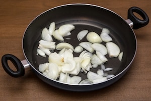 Preparazione Scacce ragusane - Fase 1