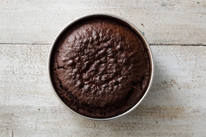 Preparazione Torta al cioccolato con crema al mascarpone e frutti di bosco  - Fase 3