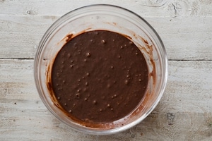 Preparazione Torta al cioccolato con crema al mascarpone e frutti di bosco  - Fase 2