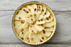 Preparazione Torta alle mele e frangipane - Fase 5