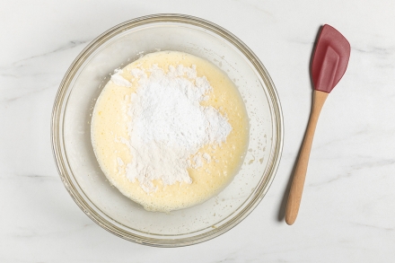 Preparazione Torta invisibile di mele - Fase 2 Preparazione Torta invisibile di mele - Fase 2