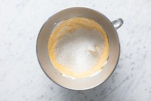 Preparazione Torta soffice con crema al latte - Fase 1