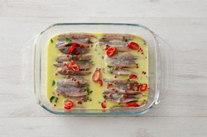 Preparazione Alici marinate al limone - Fase 2