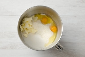 Preparazione Babka alle mele - Fase 1