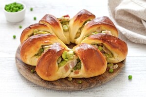 Preparazione Corona salata fave, piselli e pancetta - Fase 6