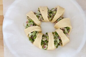 Preparazione Corona salata fave, piselli e pancetta - Fase 5